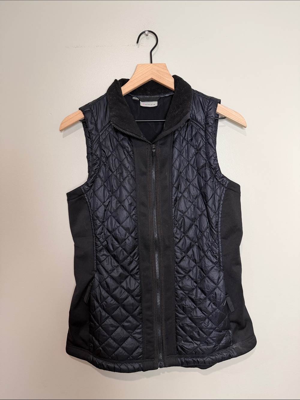 Athleta Rock Springs Quilted Vest Medium Black